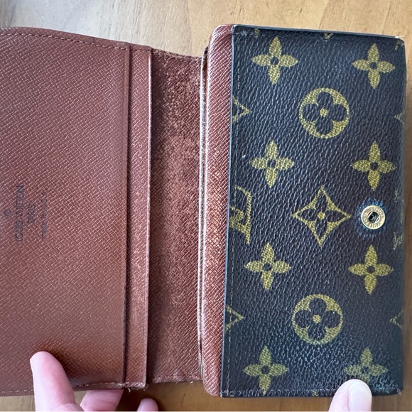 Louis Vuitton Brown and Gold Monogram Wallet - Picture 2 of 7